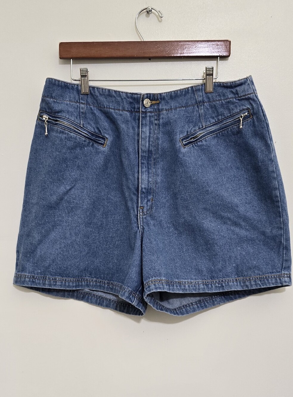 vintage y2k REWIND JEANS size 16 High Waist Denim Shorts Zip Pockets Hong Kong